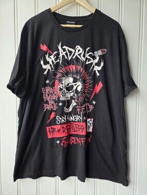 Headrush Fortune Favours The Brave Graphic Skull T Shirt Red Black 4XL